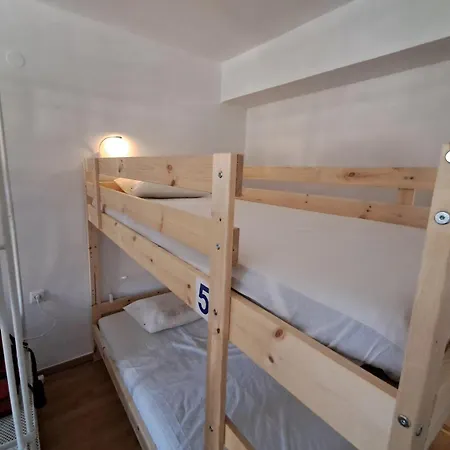 Hostel La Marina Di Lefkas *